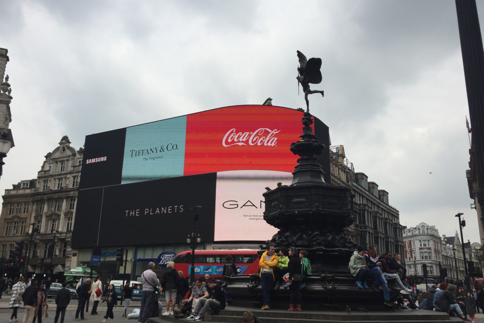 LONDON\'S PICCADILLY THEATRE EVACUATED AFTER CEILING COLLAPSE 